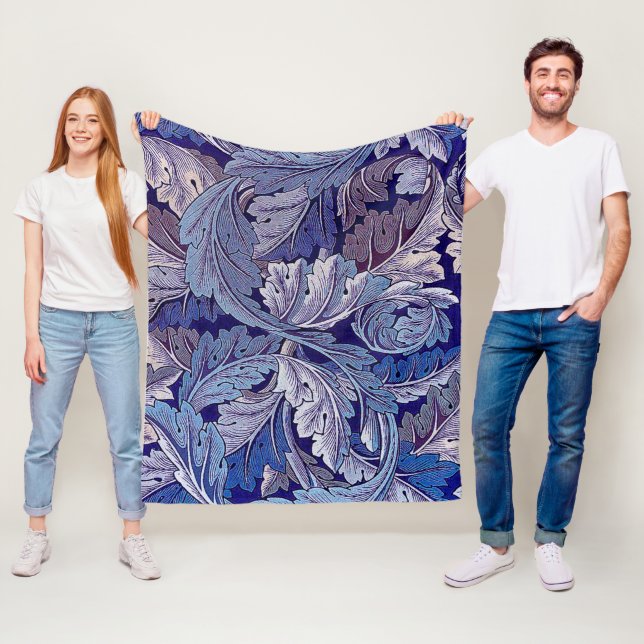 Couverture Polaire Acanthus Purple, William Morris (En situation)