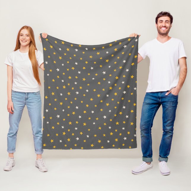 Couverture Polaire Adorable gris étoiles motif blanc et jaune (En situation)