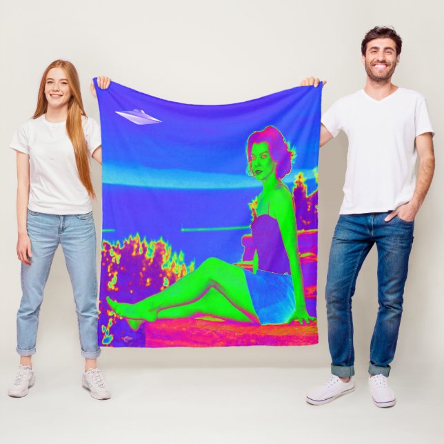 Couverture Polaire Alien Invasion Pop Art Fleece Blanche (En situation)