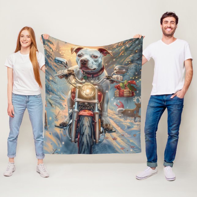 Couverture Polaire American Staffordshire équitation moto Noël (En situation)