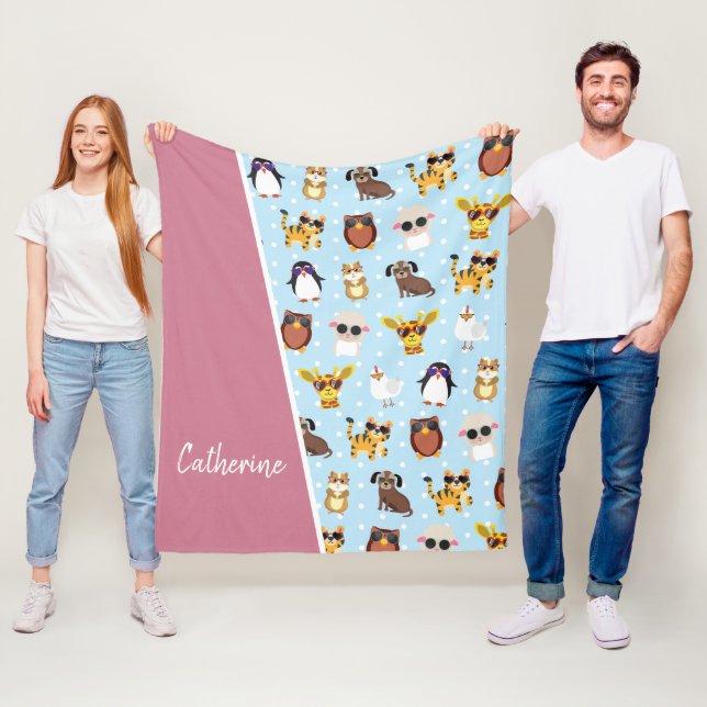 Couverture Polaire Animaux mignons en lunettes de soleil avec nom (En situation)