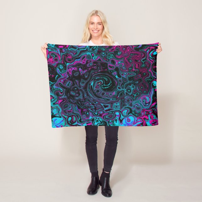 Couverture Polaire Aqua Magenta et Abstrait noir (En situation)