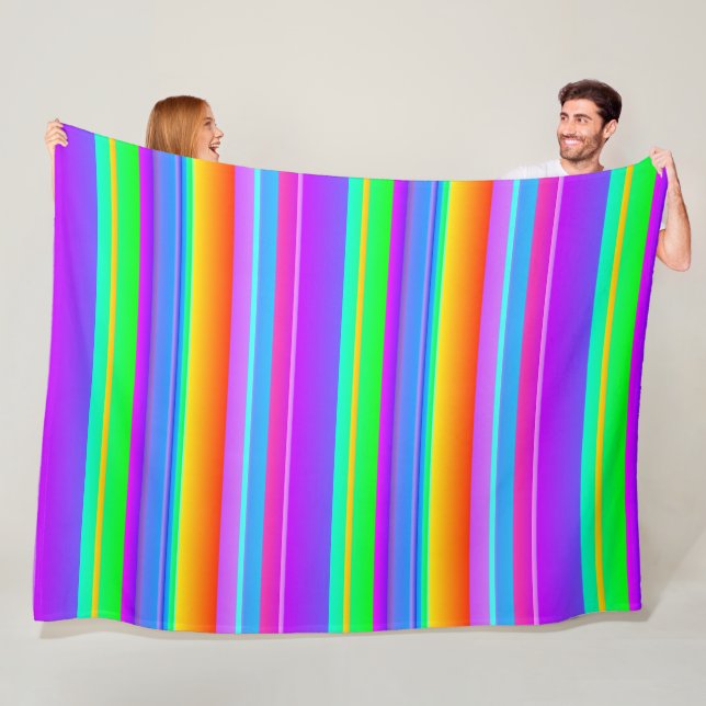 Couverture Polaire Artsy multicolore créatif rayé (En situation)