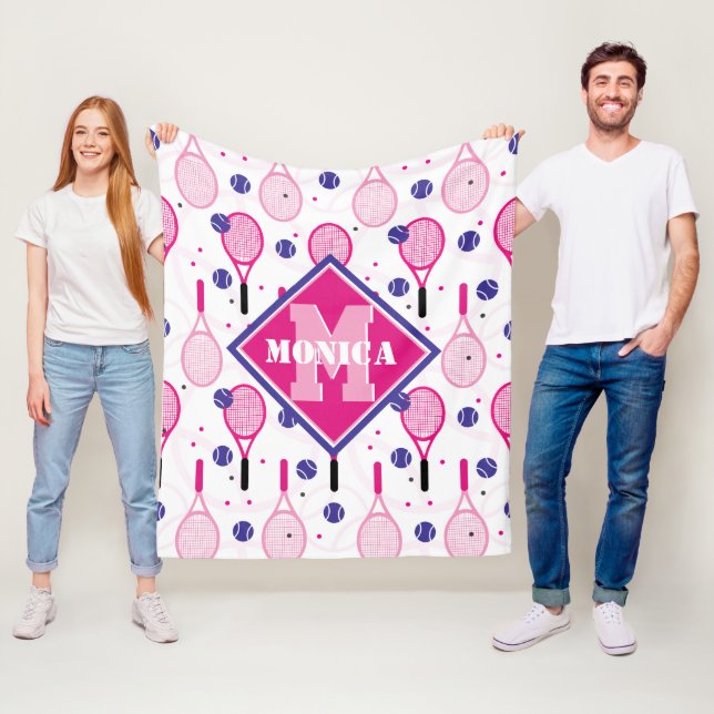 Couverture Polaire Avec nom & initiale, raquettes de tennis rose & vi (En situation)