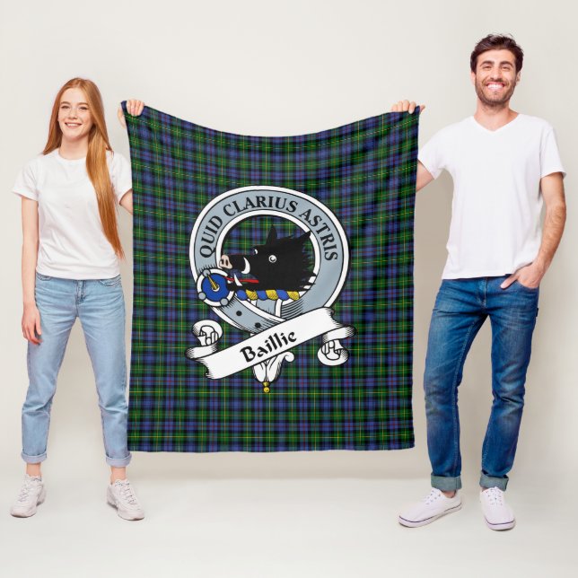 Couverture Polaire Baillie Chasse Clan Badge Tartan Plaid (En situation)