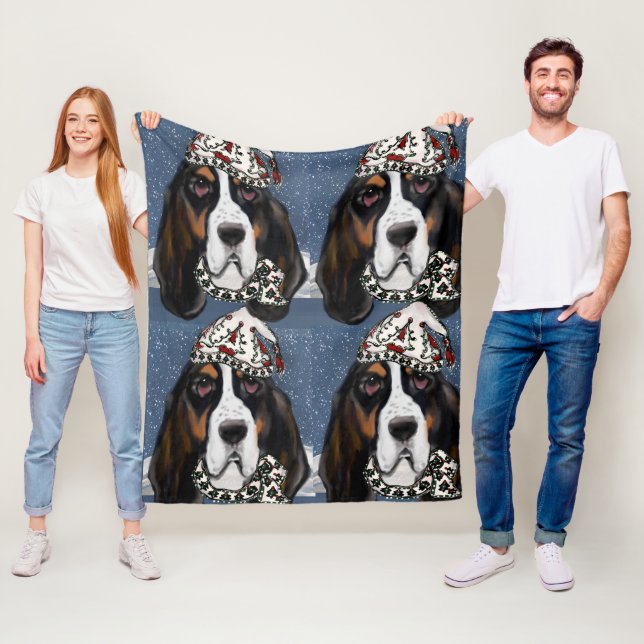 COUVERTURE POLAIRE BASSET HOUND  (En situation)