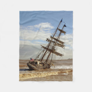 COUVERTURE POLAIRE BATEAU DE NAVIGATION SUR LA PLAGE