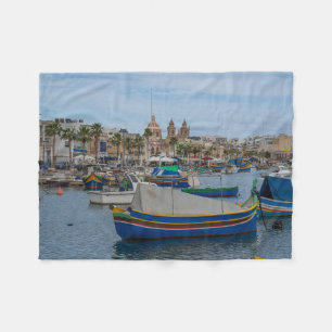 Couverture Polaire Bateaux de pêche traditionnels colorés à Malte