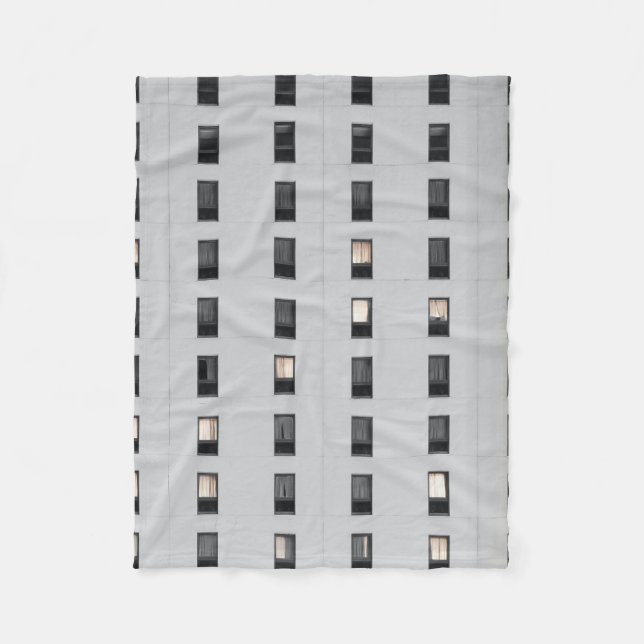 Couverture Polaire Bâtiment en béton blanc et noir (Devant)