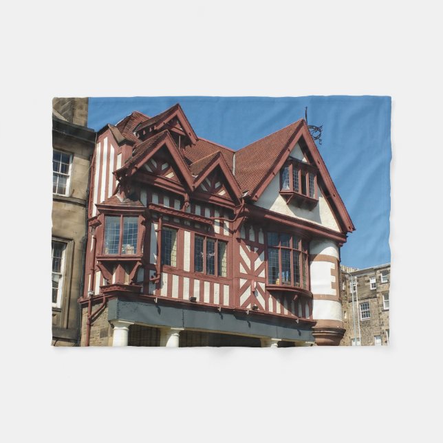 Couverture Polaire Bâtiment en chêne Tudor, Edimbourg, Ecosse (Devant (Horizontal))
