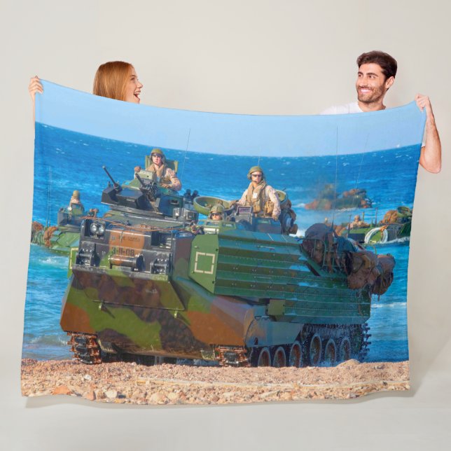 Couverture Polaire BEACH ARMOR - Véhicule amphibie d'assaut (En situation)