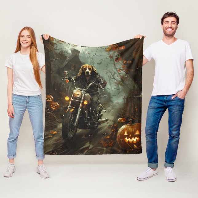 Couverture Polaire Beagle à moto Halloween effrayant (En situation)