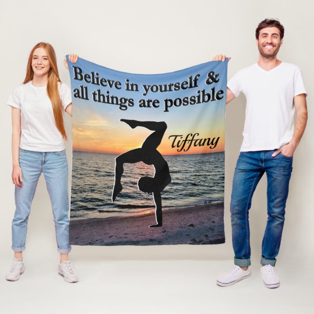 COUVERTURE POLAIRE BEAU GYMNASTICS PERSONNALISÉ FLEECE BLANKET (En situation)