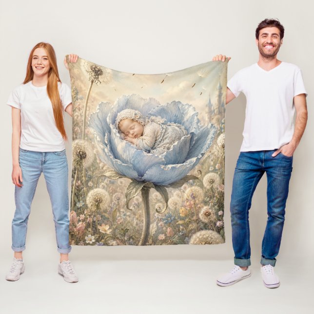 Couverture Polaire Bébé endormi dans une fleur bleue  (En situation)