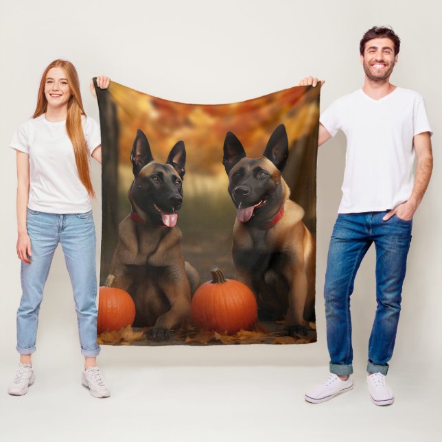 Couverture Polaire Belge Malinoi Puppy Automne Citrouille de plaisir (En situation)