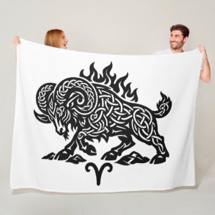 Couverture Polaire Bélier Fire‑Bélier – Encre Hantée Celtique Zodiaqu