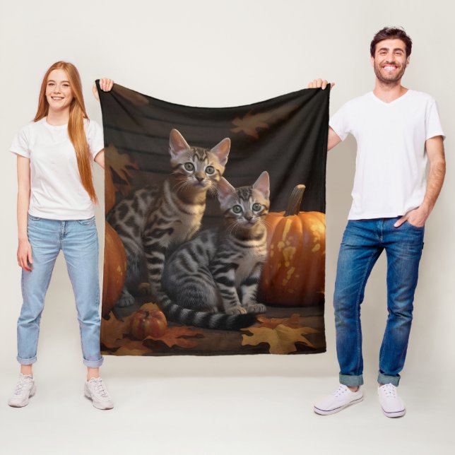 Couverture Polaire Bengal Kitten Automne Citrouille de plaisir (En situation)