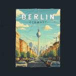 Couverture Polaire Berlin Allemagne Travel Art Vintage<br><div class="desc">Berlin design de voyage vectoriel rétro. La ville est réputée pour sa scène artistique et ses sites d'intérêt modernes comme la Philharmonie de Berliner,  aux toits dorés.</div>
