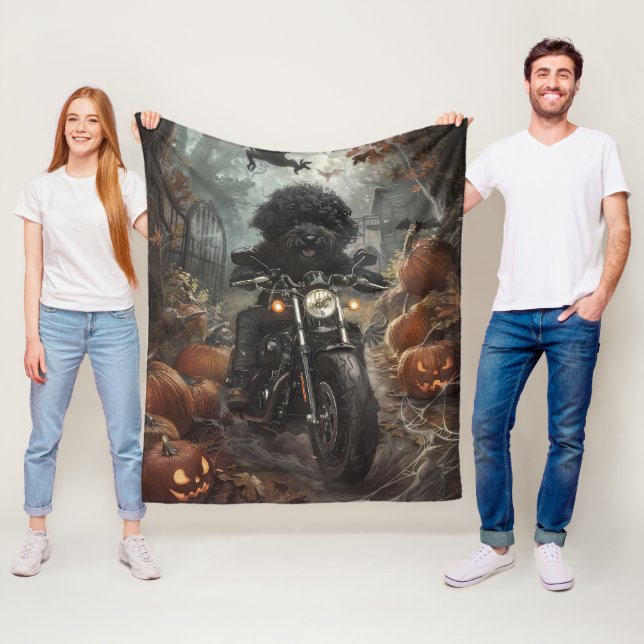 Couverture Polaire Bernedoodle à moto Halloween effrayant (En situation)