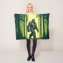 Bigfoot en promenade dans la forêt Sasquatch