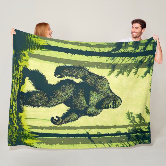 Couverture Polaire Bigfoot en promenade en forêt (En situation)