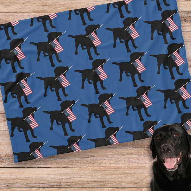 Couverture Polaire Black Lab Dog avec USA American Flag, 4 juillet (Créateur téléchargé)