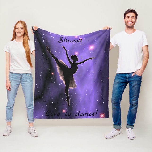 Couverture Polaire Blanche en polaire rose et violette Danse (En situation)