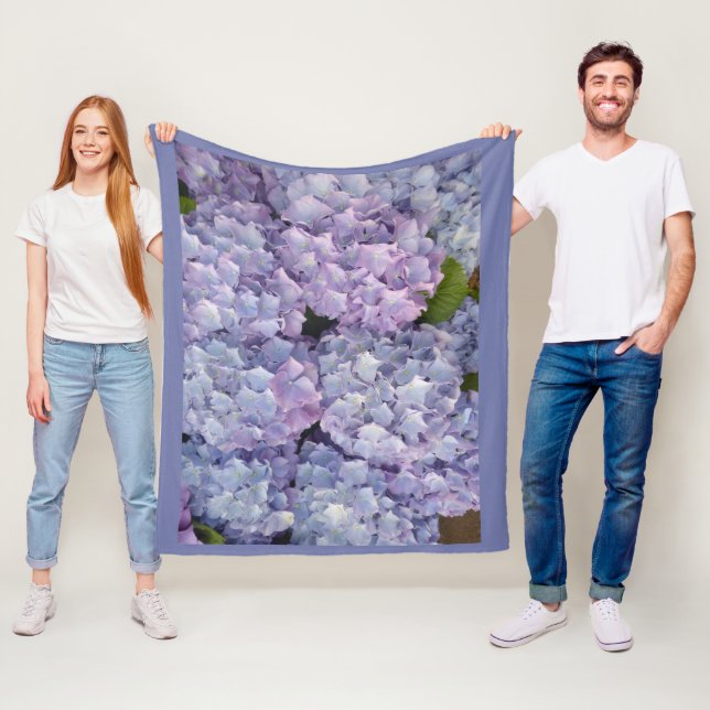 Couverture polaire bleu clair et rose Hydrangea (En situation)