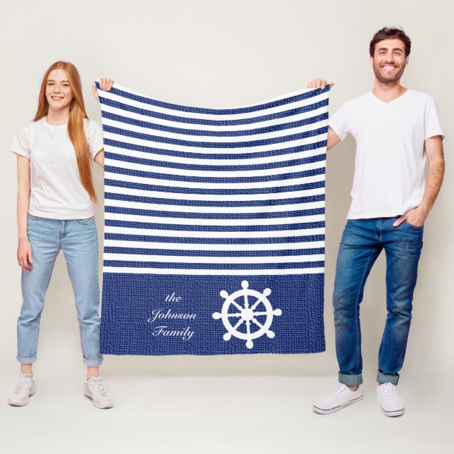 Couverture Polaire Bleu foncé et Blancs (En situation)