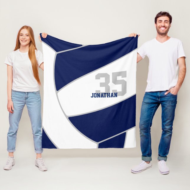 Couverture Polaire bleu marine volleyball géant avec nom de l'athlète (En situation)