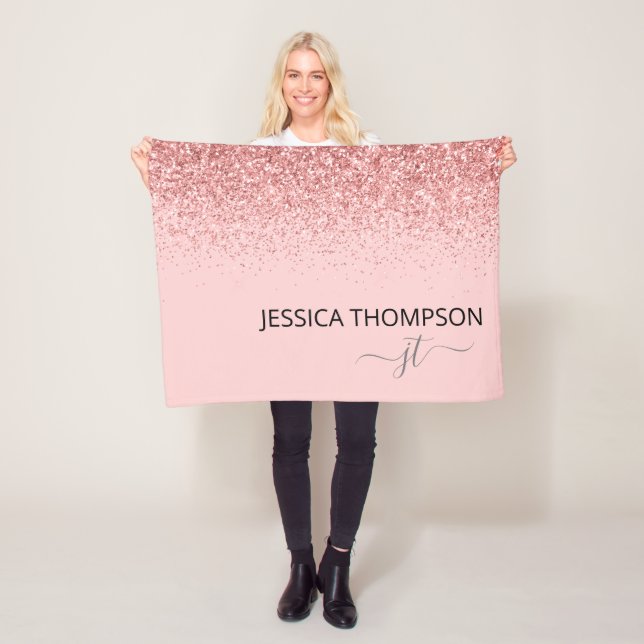 Couverture Polaire Blush Rose Pailleté Monogramme de Nom de Script Si (En situation)