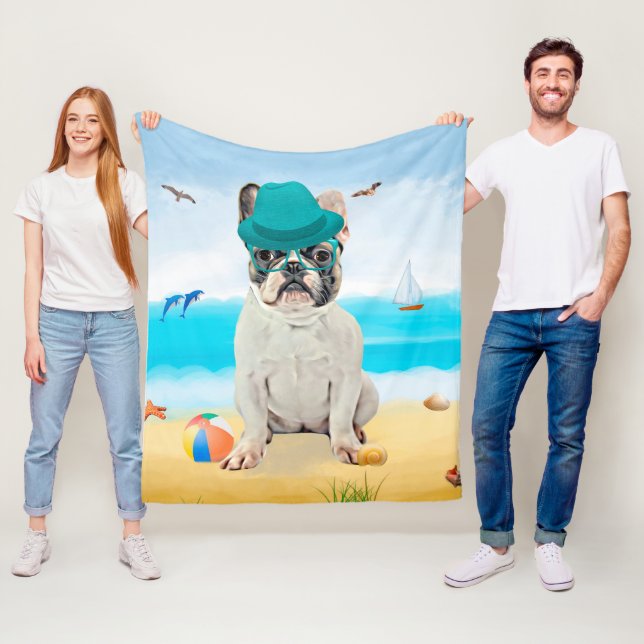 Couverture Polaire Bouledogue français sur la plage (En situation)
