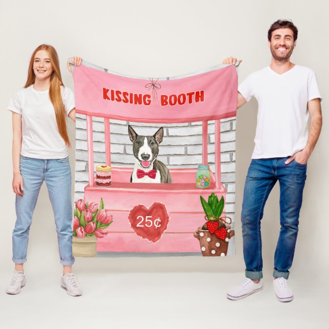Couverture Polaire Bull Terrier Chien Valentine's Day Kissing Booth (En situation)