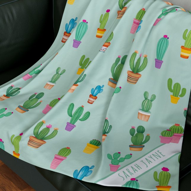 Couverture Polaire Cactus Motif Plante Nom maman Nom Green Fleece Bla (A cute cactus pattern blanket with space for your Plant Mom's name)