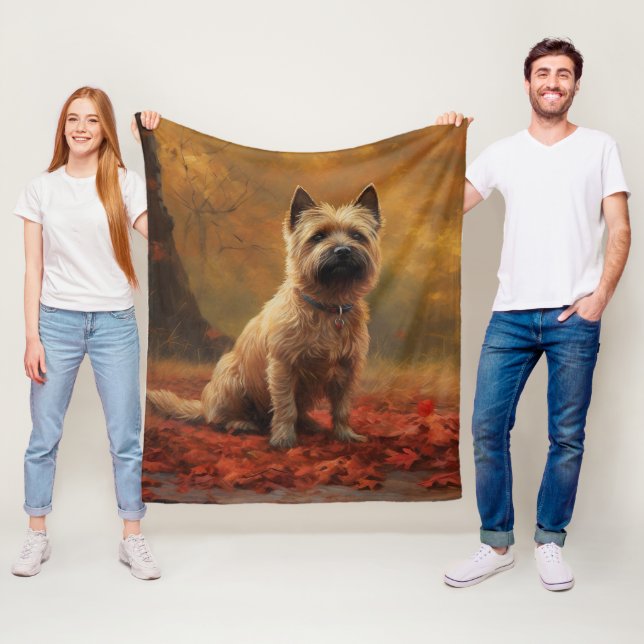 Couverture Polaire Cairn Terrier dans les feuilles d'automne Inspire  (En situation)