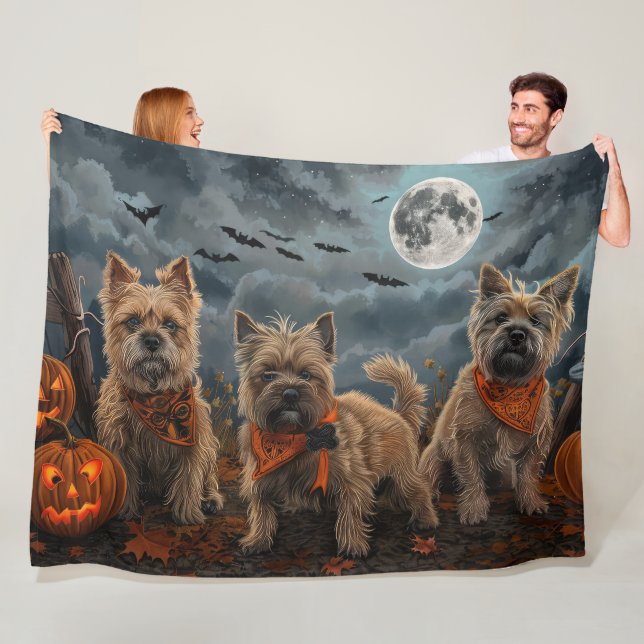 Couverture Polaire Cairn Terrier Halloween Éffrayant (En situation)