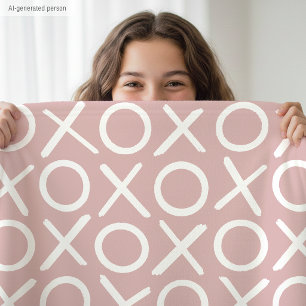 Couverture Polaire Câlins et bisous XOXO motif moderne rose poussiére