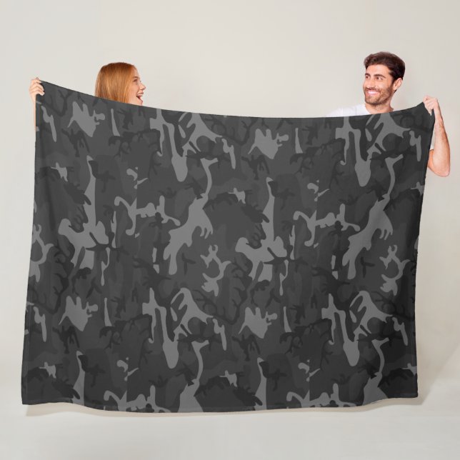 Couverture Polaire Camo Charbon (En situation)