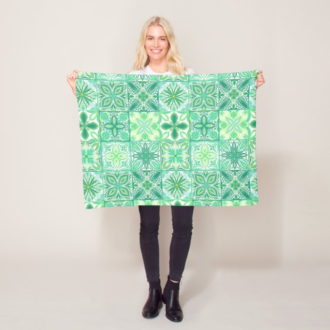Couverture Polaire Carreaux décorés en vert et blanc (En situation)