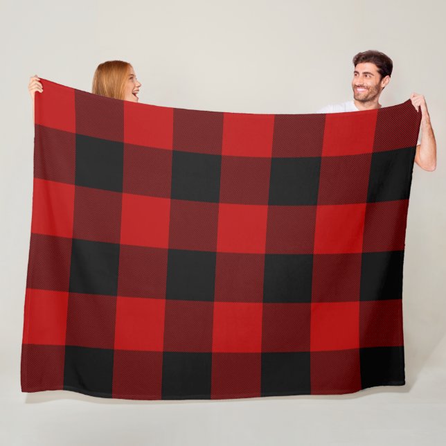 Couverture Polaire Carrés à carreaux noirs et rouges Buffalo Plaid (En situation)
