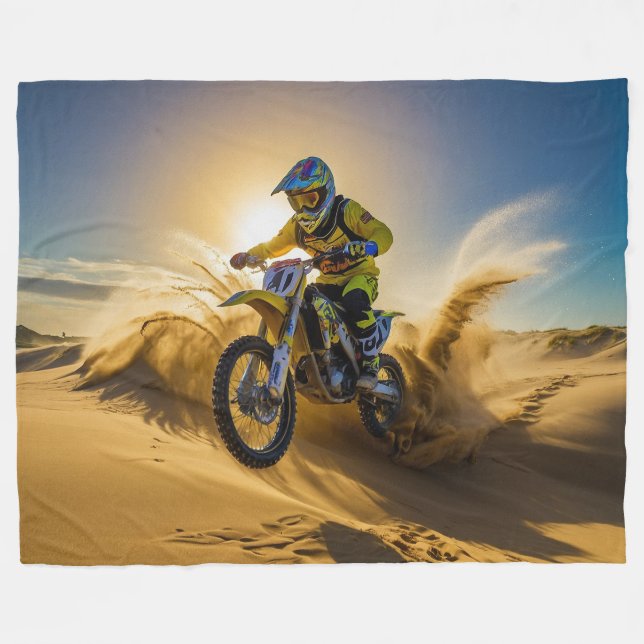 Couverture Polaire Cavalier de motocross roulant dans les dunes (Devant (Horizontal))