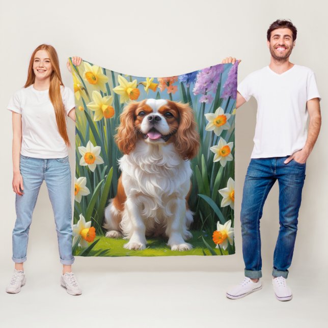 Couverture Polaire Cavalier King Charles Spaniel Fleurs de printemps  (En situation)