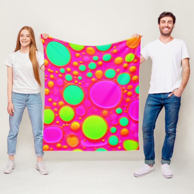 Couverture Polaire Cercles roses et verts (En situation)