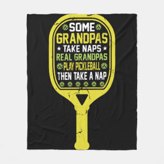 Couverture Polaire Certains grands-pas font la sieste. Real grand-pas