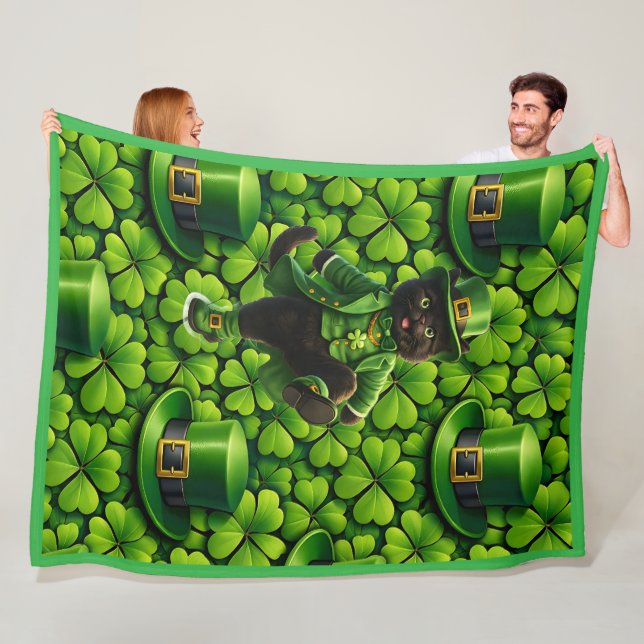 Couverture Polaire Chanceux lutin chat noir Saint-Patrick Pat (En situation)