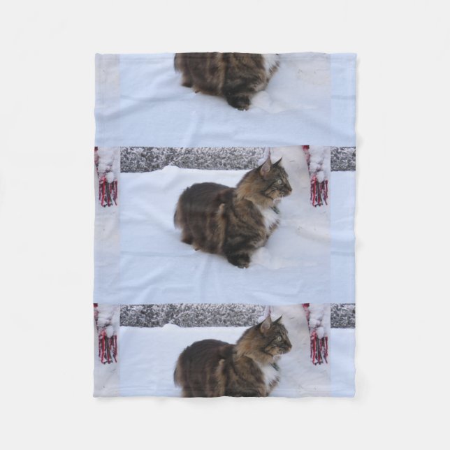 Couverture Polaire chat des forêts norvégiennes dans la neige (Devant)