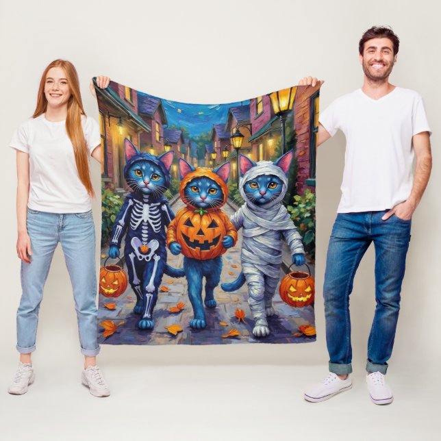 Couverture Polaire Chats bleus orientaux Trick-or-Treating Halloween  (En situation)