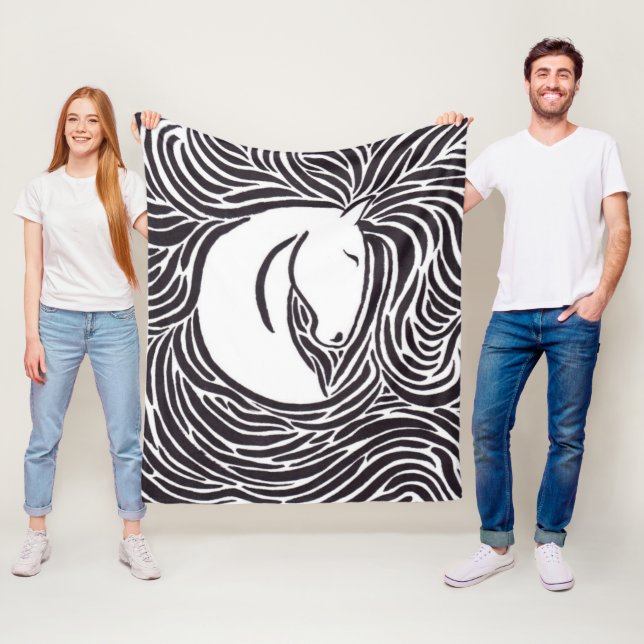 Couverture Polaire Cheval en stylo brosse (En situation)