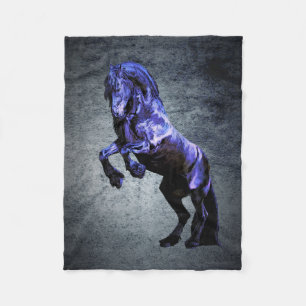 Couverture Polaire Cheval friésien, étalon de beauté noir, dessin ani