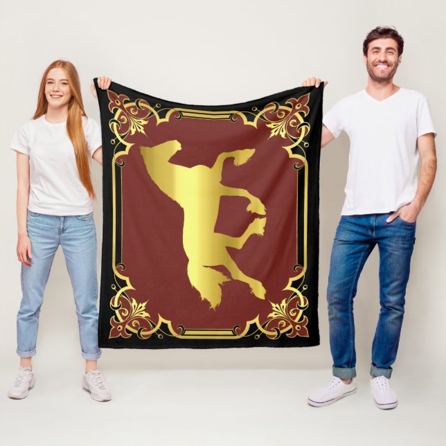 Couverture Polaire Cheval friésien, silhouette/or/noir/rouge (En situation)